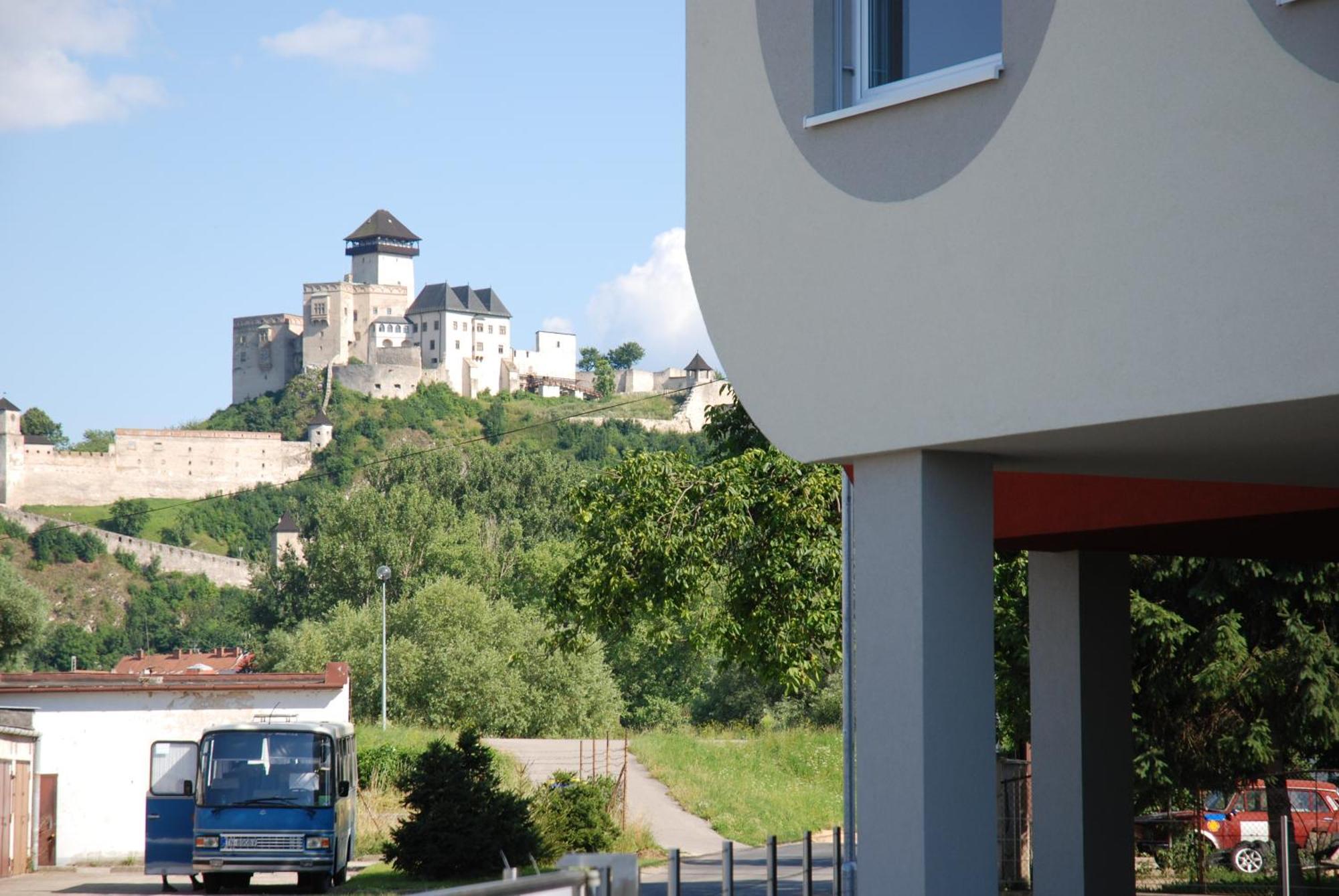 Penzion Royal Trencin Luaran gambar