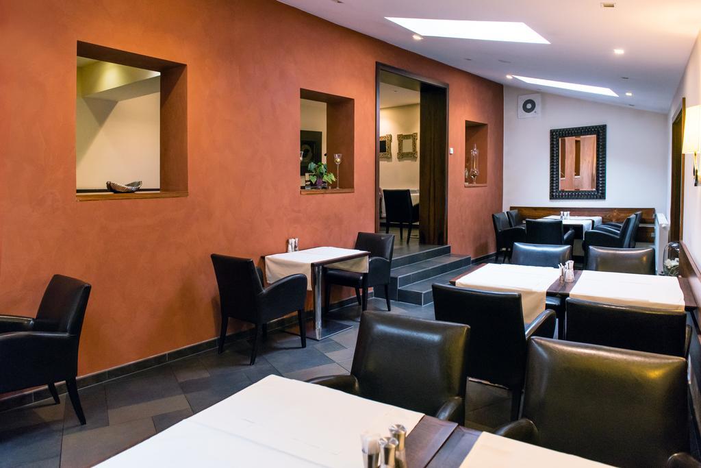 Penzion Royal Trencin Luaran gambar